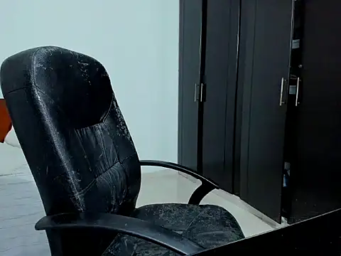 Snapshot of Chandler_ken chatting on 10-30-25, 01:26 Chandler ken online show from 10-30-25, 01:26