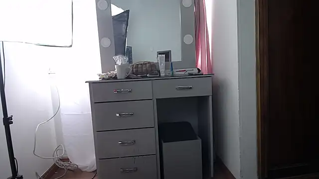 LiaTaylorr online show from 09-18-25, 12:19