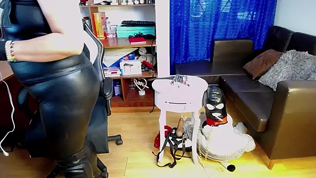 LiaTaylorr online show from 09-23-25, 12:34