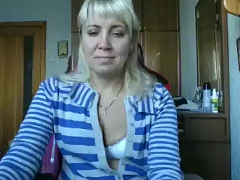 IrinaB1 online show from 10-15-25, 06:22