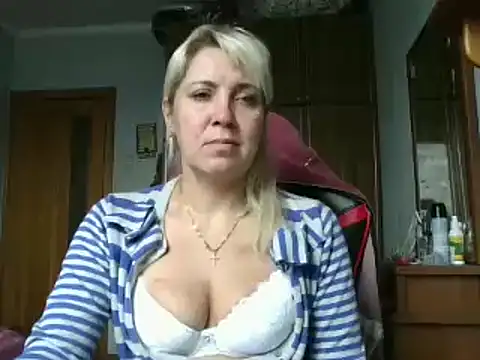 IrinaB1 online show from 10-17-25, 07:11