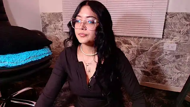 Susana hank2 online show from 04-19-26, 06:43