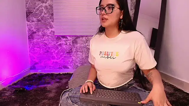 Snapshot of Susana_hank2 chatting on 06-24-26, 06:06 Susana hank2 online show from 06-24-26, 06:06