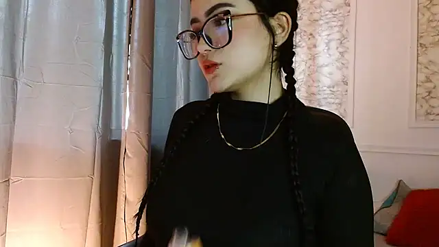 Snapshot of Susana_hank2 chatting on 02-12-25, 09:22 Susana hank2 online show from 02-12-25, 09:22