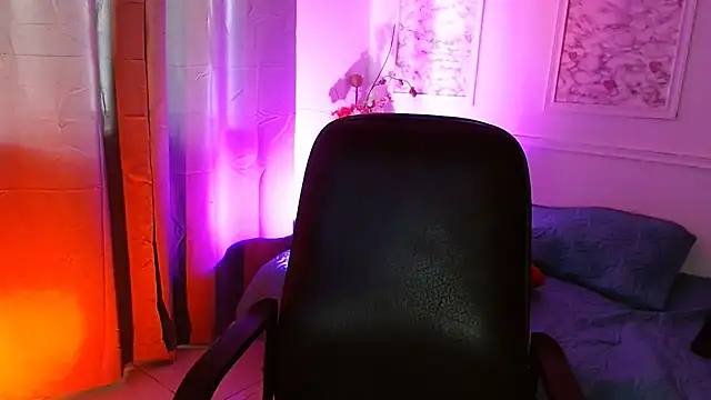 Snapshot of Susana_hank2 chatting on 02-24-25, 08:14 Susana hank2 online show from 02-24-25, 08:14