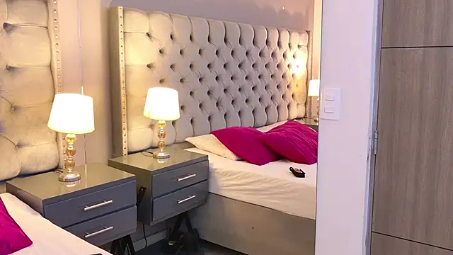 SamantaG online show from 02-20-26, 01:57