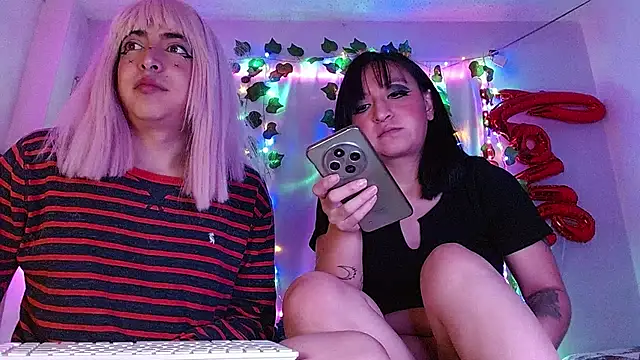 Snapshot of the_lesbian_game chatting on 02-28-25, 06:21 the lesbian game online show from 02-28-25, 06:21