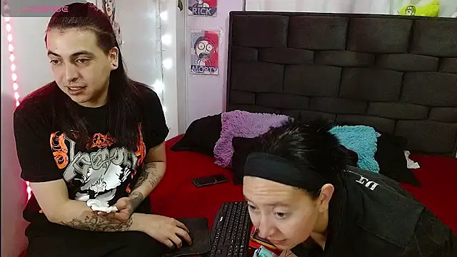 Snapshot of the_lesbian_game chatting on 05-08-26, 05:06 the lesbian game online show from 05-08-26, 05:06