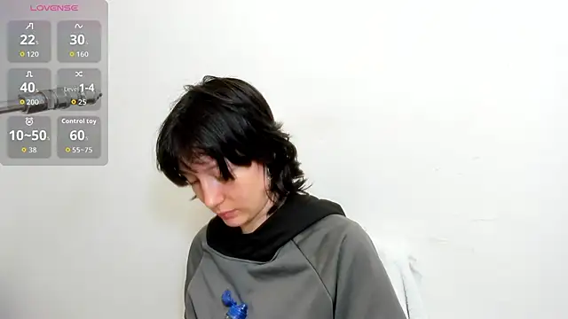 lizzy davis 1 online show from 12-23-25, 04:12