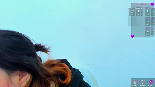 Snapshot of lizzy_davis_1 chatting on 03-19-26, 04:01 lizzy davis 1 online show from 03-19-26, 04:01