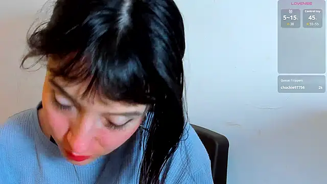 lizzy davis 1 online show from 11-17-25, 04:16