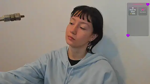 Snapshot of lizzy_davis_1 chatting on 03-21-26, 04:14 lizzy davis 1 online show from 03-21-26, 04:14