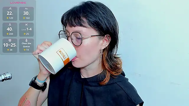 Snapshot of lizzy_davis_1 chatting on 03-29-26, 03:19 lizzy davis 1 online show from 03-29-26, 03:19