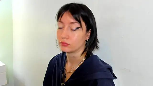 lizzy davis 1 online show from 05-13-26, 04:08