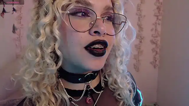 Haelycute online show from 04-23-26, 04:19
