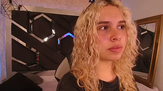 Haelycute online show from 11-02-25, 09:09