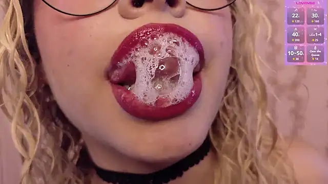 Haelycute online show from 06-04-26, 02:16