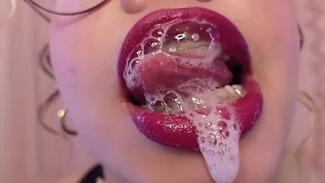 Haelycute online show from 06-04-26, 11:53