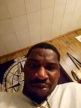 Snapshot of 007Giovani chatting on 09-12-25, 12:11 007Giovani online show from 09-12-25, 12:11