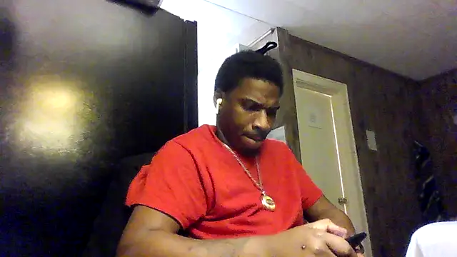 Snapshot of 007Giovani chatting on 12-22-25, 06:24 007Giovani online show from 12-22-25, 06:24