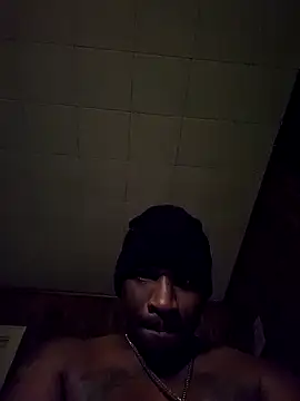 Snapshot of 007Giovani chatting on 09-15-25, 11:54 007Giovani online show from 09-15-25, 11:54