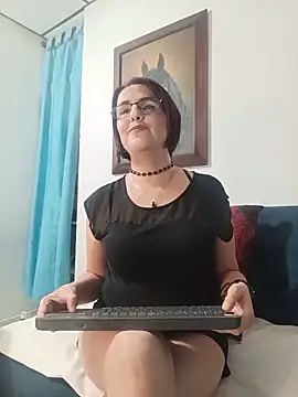 IsisBlake online show from 05-17-26, 03:06