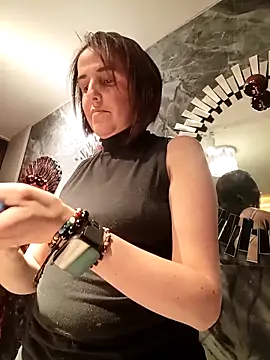 IsisBlake online show from 12-22-25, 06:08