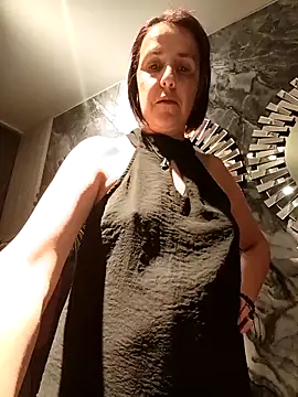 IsisBlake online show from 11-06-25, 01:04