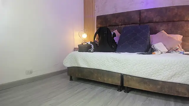 IsisBlake online show from 10-03-25, 02:15