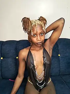 Snapshot of Sexyvyee_ chatting on 03-18-25, 06:28 Sexyvyee  online show from 03-18-25, 06:28