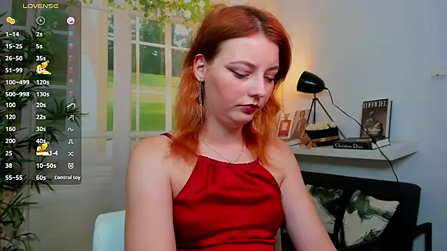 pretty little thing online show from 10-06-25, 12:28