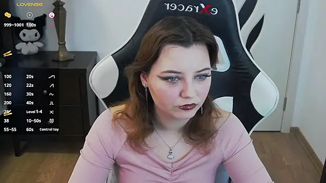 pretty little thing online show from 02-17-26, 05:10