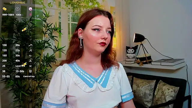 pretty little thing online show from 12-22-25, 02:06