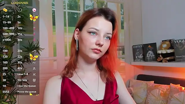 pretty little thing online show from 03-03-25, 07:17