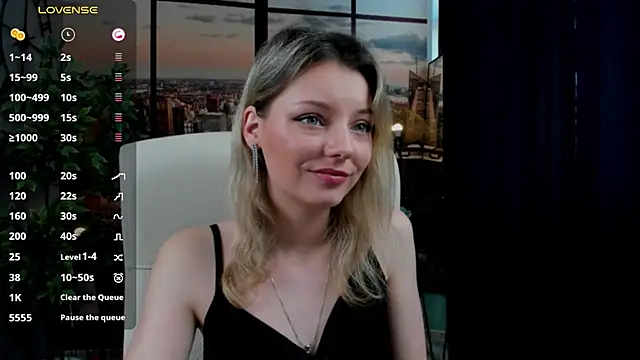 pretty little thing online show from 01-26-25, 08:46