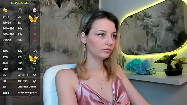 pretty little thing online show from 01-15-25, 04:11