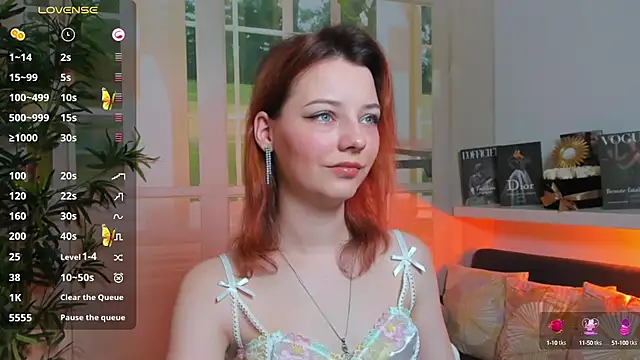 pretty little thing online show from 03-03-25, 01:01