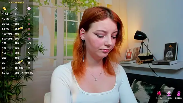 pretty little thing online show from 10-16-25, 03:09