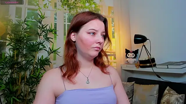 pretty little thing online show from 02-02-26, 05:34