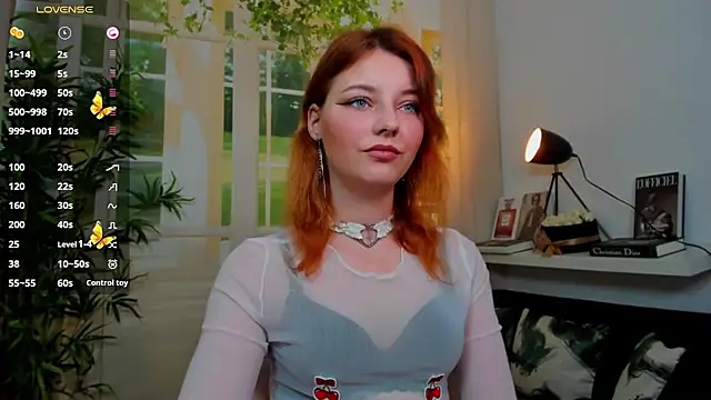 pretty little thing online show from 10-05-25, 01:13