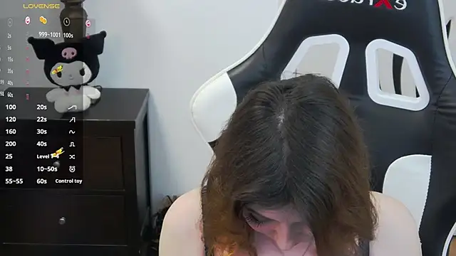 pretty little thing online show from 04-27-26, 05:11