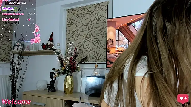 Snapshot of 3lla_Rose chatting on 01-21-25, 10:41 3lla Rose online show from 01-21-25, 10:41