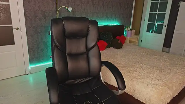 Snapshot of Daniela_Kitty_ chatting on 10-14-25, 07:53 Daniela Kitty  online show from 10-14-25, 07:53