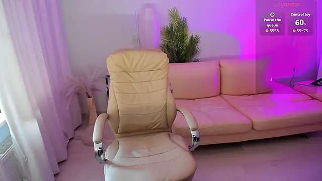 Daniela Kitty  online show from 05-18-26, 07:02