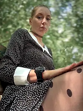 Crazy-Rosa online show from 09-11-25, 06:35