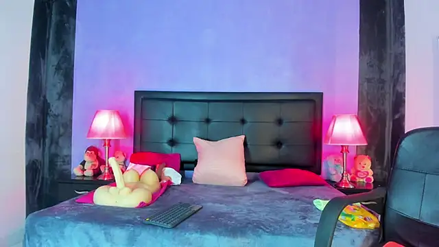 MaduraLuciana online show from 11-12-25, 11:03