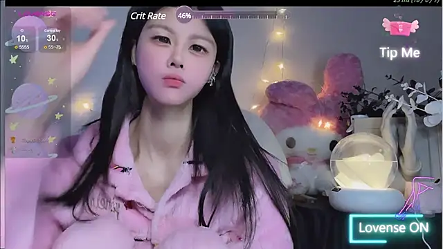 Snapshot of O0_0Q chatting on 12-16-24, 05:11 O0 0Q online show from 12-16-24, 05:11