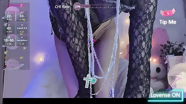 Snapshot of O0_0Q chatting on 12-15-24, 04:04 O0 0Q online show from 12-15-24, 04:04