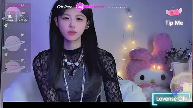 Snapshot of O0_0Q chatting on 12-15-24, 09:56 O0 0Q online show from 12-15-24, 09:56