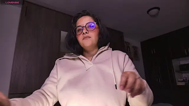 Steph moon  online show from 11-04-25, 11:19